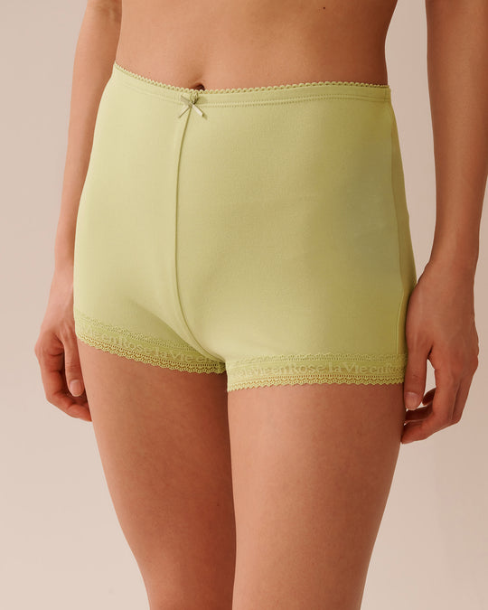 شورت بيجاما ناعم جدًا مزين بالدانتيل