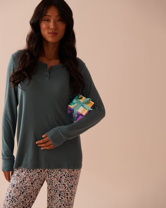 طقم بيجامة بأكمام طويلة بطبعة زهور شتوية