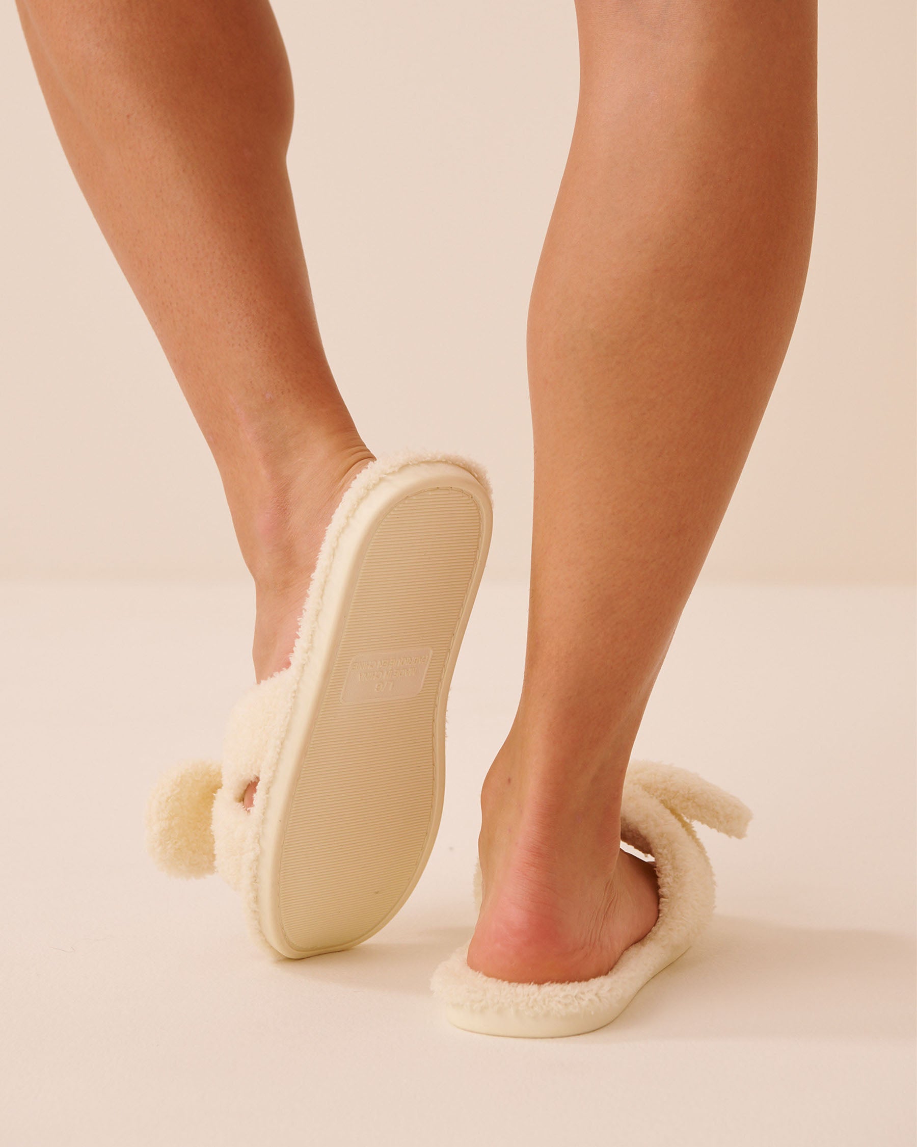 Bow Soft Plush Slide Slippers la Vie en Rose