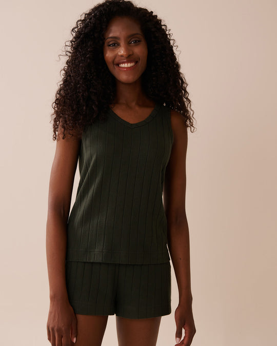 توب بحمالات مودال بقَصّة V مضلع