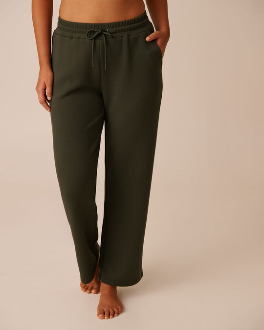 بنطال واسع الساق