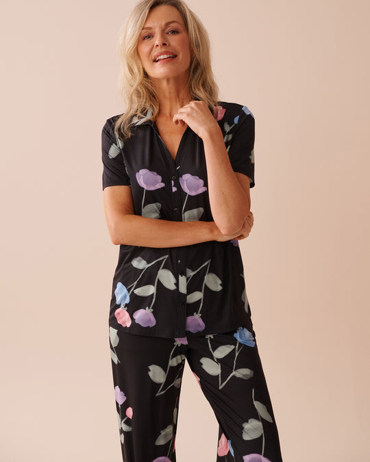 قميص بأزرار بنقشة زهور التوليب من ألياف معاد تدويرها