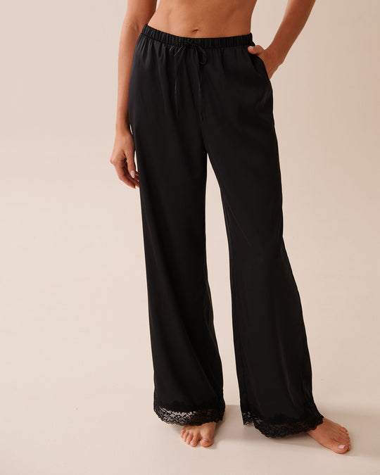 بنطال ساتان مع دانتيل