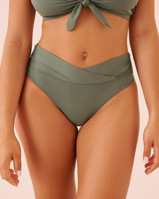 سروال بيكيني أخضر ترابي متقاطع بخصر عالٍ